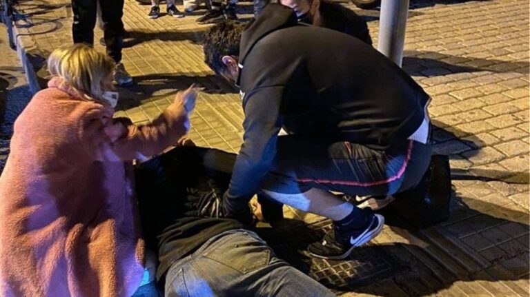Ο Κικίλιας βοηθά θύμα τροχαίου που εγκαταλείφθηκε (φωτο)