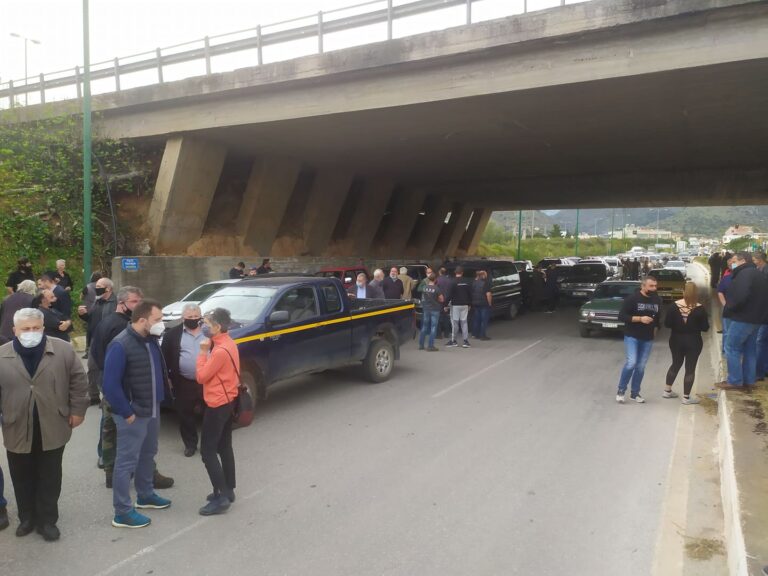 Χανιά: Αγροτική διαμαρτυρία για τους δασικούς χάρτες (φωτο)