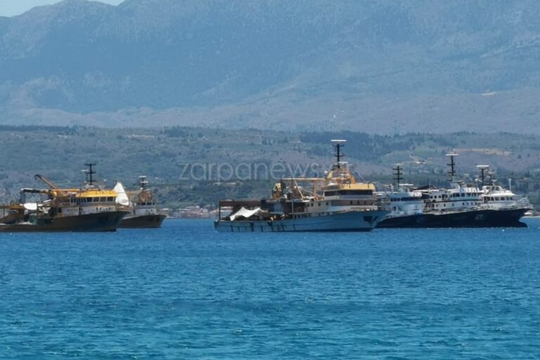 Χανιά: Επτά τουρκικά αλιευτικά σκάφη στον κόλπο της Σούδας (φωτο)