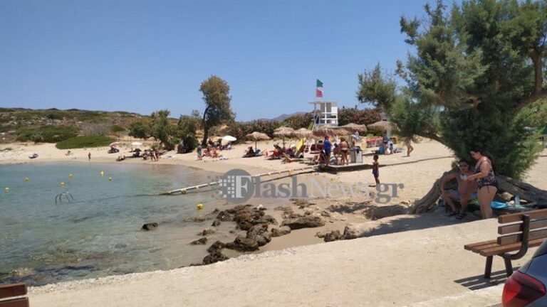 Η "ταλαιπωρία" του Μανώλη Κονταρού για να απολαύσει το μπάνιο του στη θάλασσα