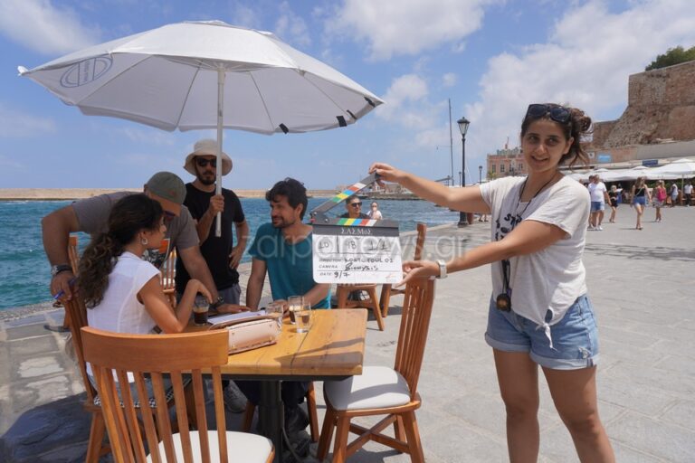 Χανιά: Γυρίσματα τηλεοπτικής σειράς στο Ενετικό Λιμάνι (φωτο)