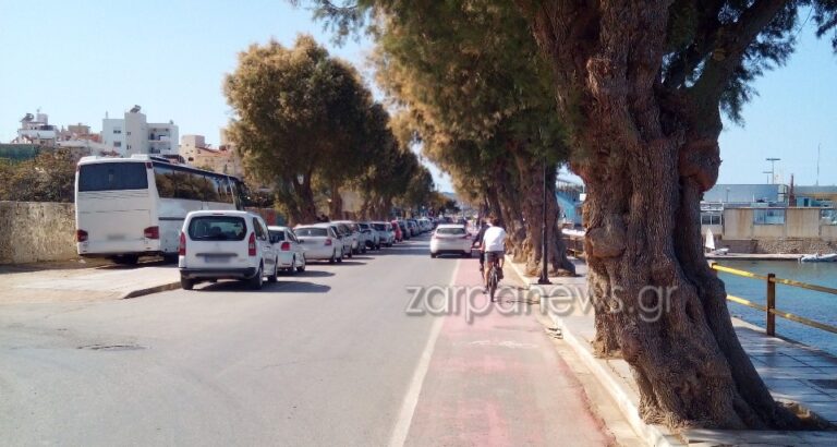 Χανιά: Το είδαμε κι αυτό! Σταμάτησαν στον ποδηλατόδρομο για να κόψουν κλήσεις (φωτο)