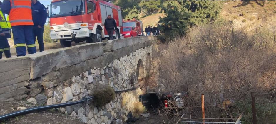 Tραγωδία - Δύο 18χρονοι νεκροί σε τροχαίο (φωτο)