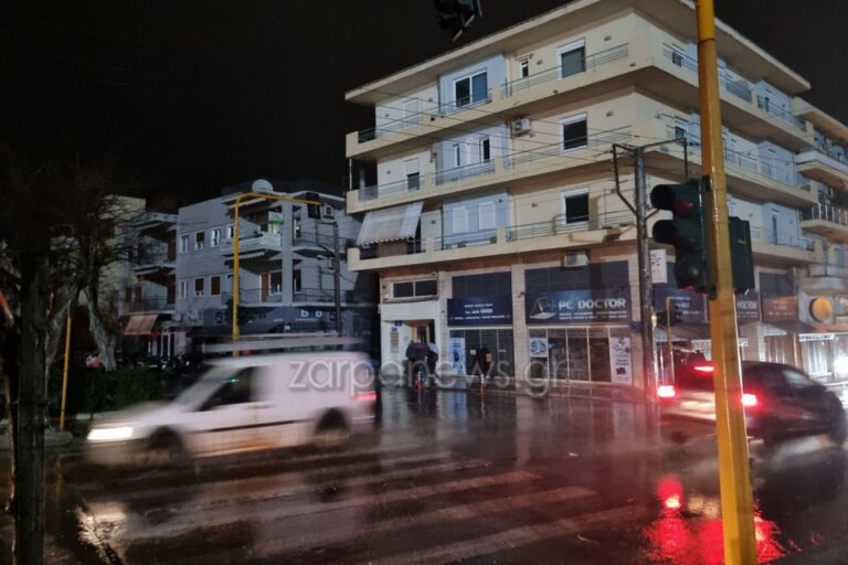 Χανιά: Έκρηξη σε στύλο της ΔΕΗ στο κέντρο της πόλης - Στο σκοτάδι αρκετές περιοχές (φωτο)