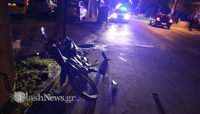 Χανιά:Τροχαίο ατύχημα- Συγκρούστηκε δίκυκλο με αυτοκίνητο έξω από την Ευαγγελίστρια (φωτο)