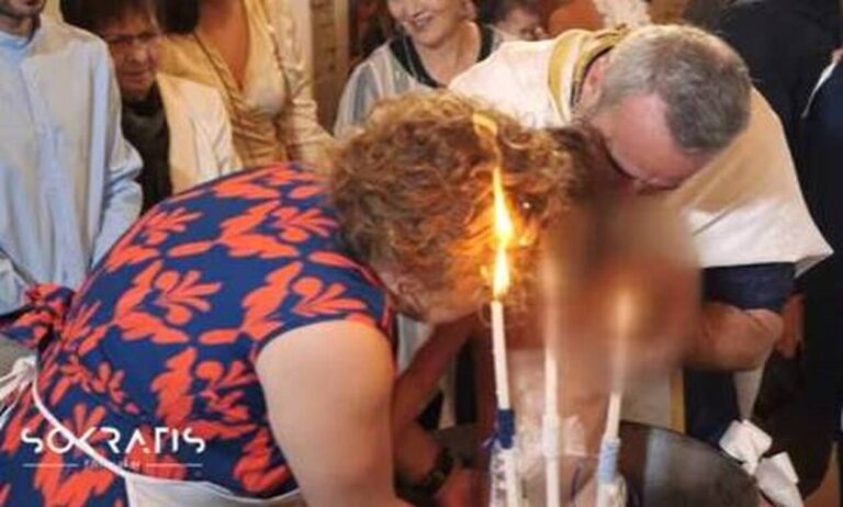 Νονά στην Κρήτη, λαμπάδιασε την ώρα της βάφτισης - Το βίντεο που έγινε viral…