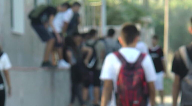 Χανιά: Μαθητές καταγγέλλουν δάσκαλο για βιαιοπραγία (video)