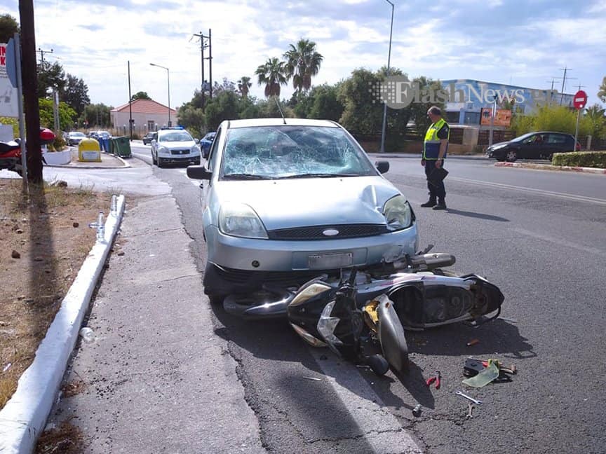 Χανιά: Τροχαίο ατύχημα στο Ακρωτήρι - Συγκρούστηκε ένα δίκυκλο με αυτοκίνητο (φωτο)