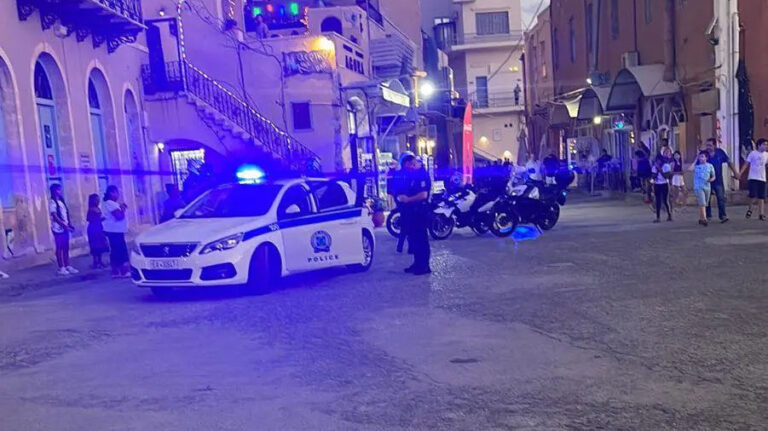 Χανιά: Δεν σεβάστηκαν τη μνήμη του Μίκη, αλλά λογάριαζαν χωρίς την αστυνομία