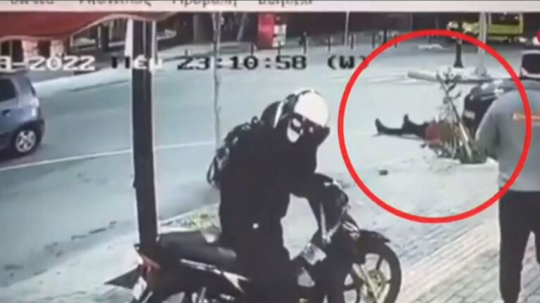 Αστυνομικός «καρφώθηκε» σε ΙΧ που πήγαινε αντίθετα και πετάχτηκε 10 μέτρα μακριά (video)