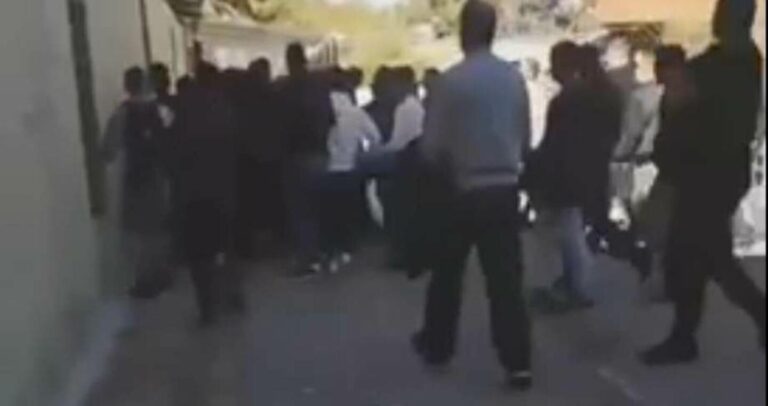 Κρήτη: Άγριο ξύλο μεταξύ μαθητών σε ΕΠΑΛ - Σοκαριστικό βίντεο