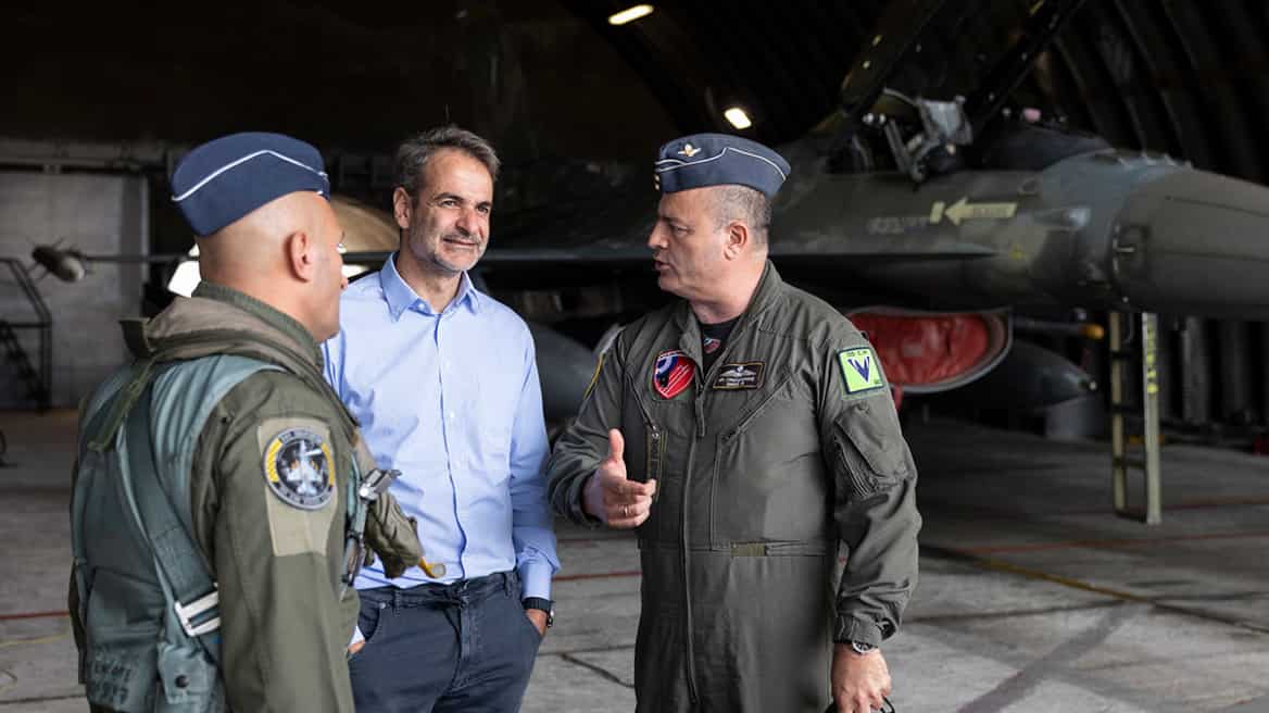 Χανιά: Ο Κυριάκος Μητσοτάκης επισκέφθηκε την 115 Πτέρυγα Μάχης (φωτο)