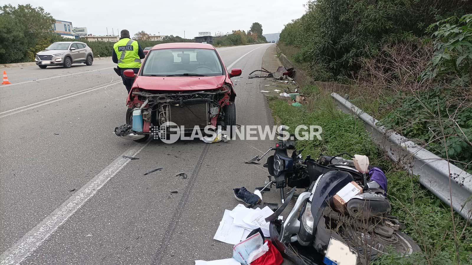 Χανιά: Σοβαρό τροχαίο στην εθνική - Αυτοκίνητο συγκρούστηκε με μηχανή (φωτο)