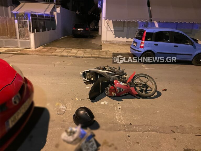 Χανιά: Τροχαίο ατύχημα στο κέντρο της πόλης - Συγκρούστηκε δίκυκλο με αμάξι (φωτο)