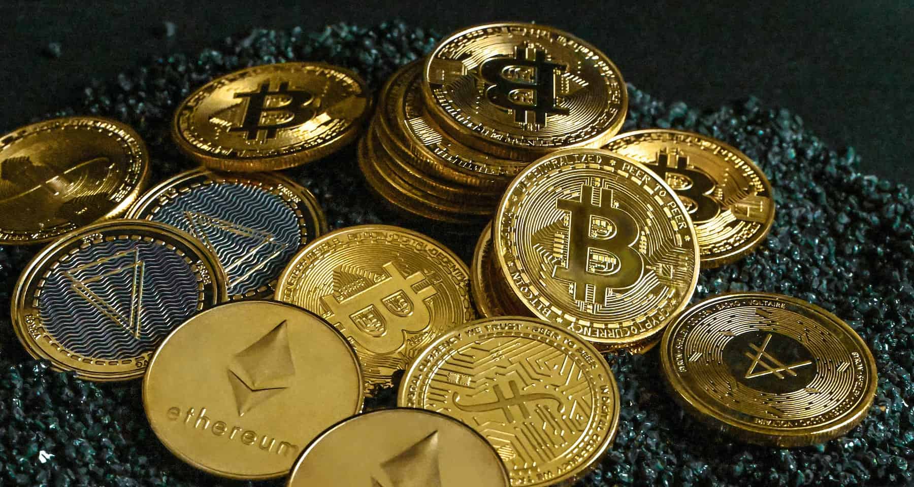 Crypto coins. Etherium, Bitcoin