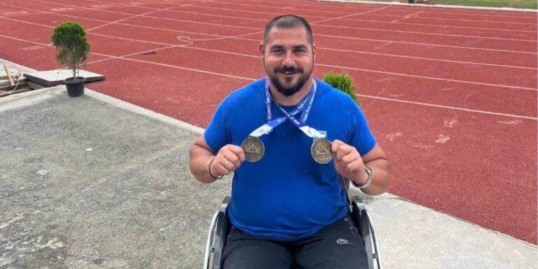 Διπλό μετάλλιο για τον Κρητικό παραολυμπιονίκη Στεφανουδάκη στην Ινδία (φωτο)