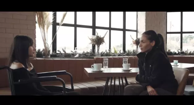 Συγκλονίζει η Ντίνα που επέζησε στα Τέμπη: «Σκεφτόμουν πώς θα αντιδράσει η μαμά - Είχα διαλυθεί» (video)
