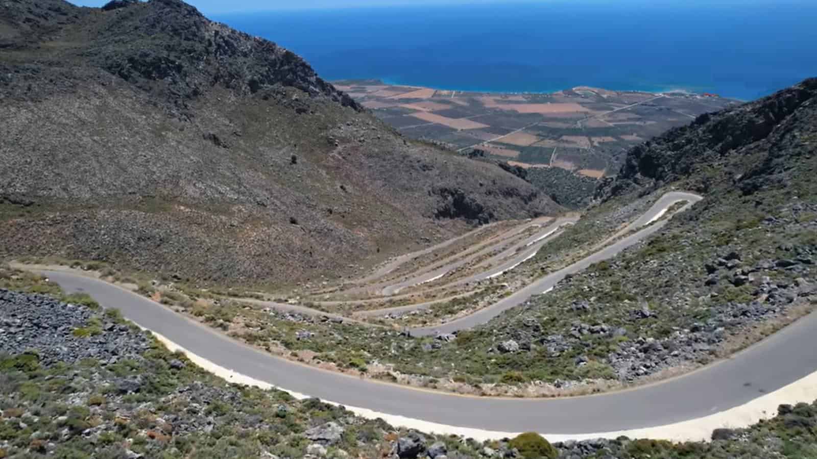 Αυτός είναι ο πιο επικίνδυνος δρόμος στην Ελλάδα και βρίσκεται στα Χανιά – Τι πρέπει να προσέχουν οι οδηγοί (Video)