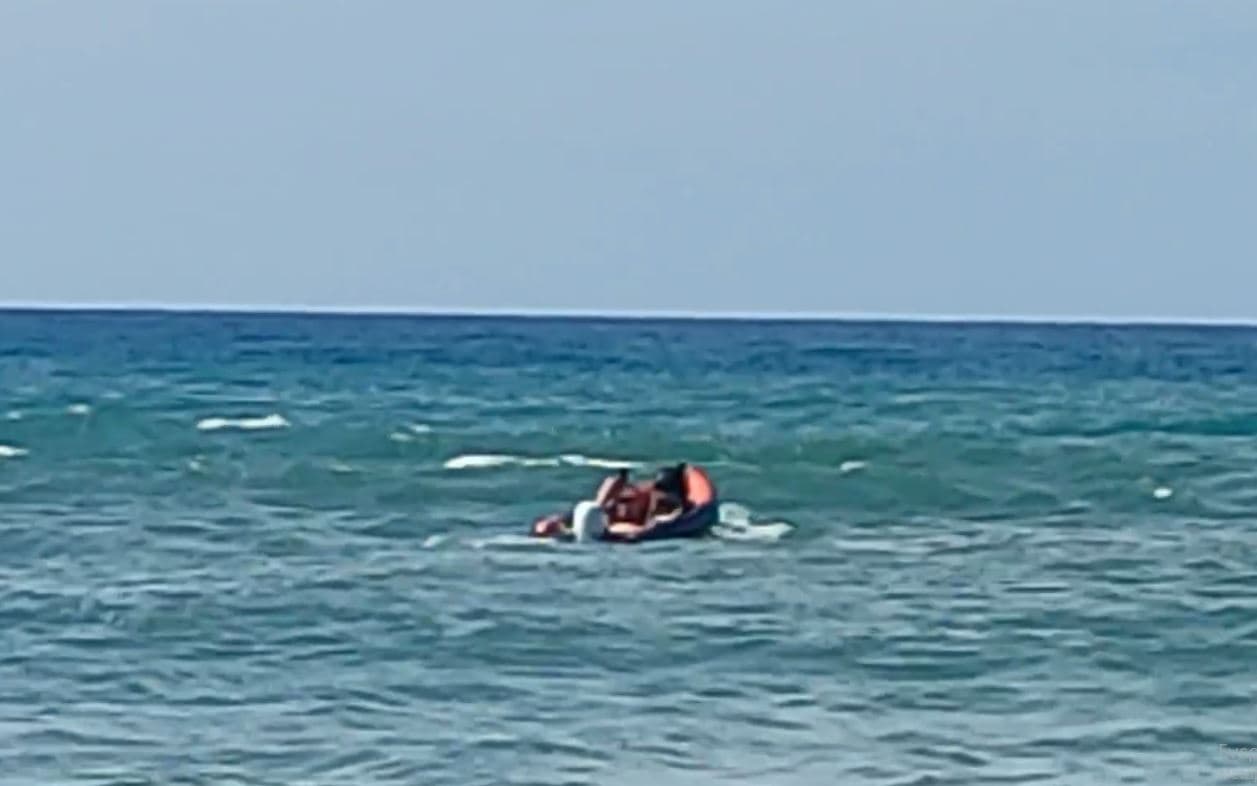 Χανιά: Άνδρας έχασε τη ζωή του στη θάλασσα – Τον ανέσυραν με φουσκωτό