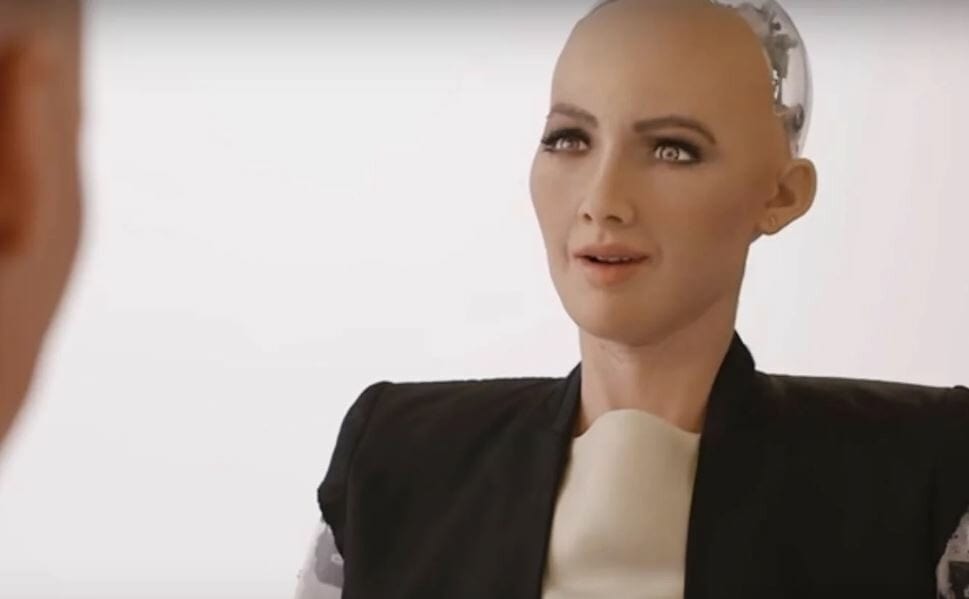 Η Sophia, το ρομπότ, έρχεται στην Κρήτη – Οι συναντήσεις της και η… επιθυμία της