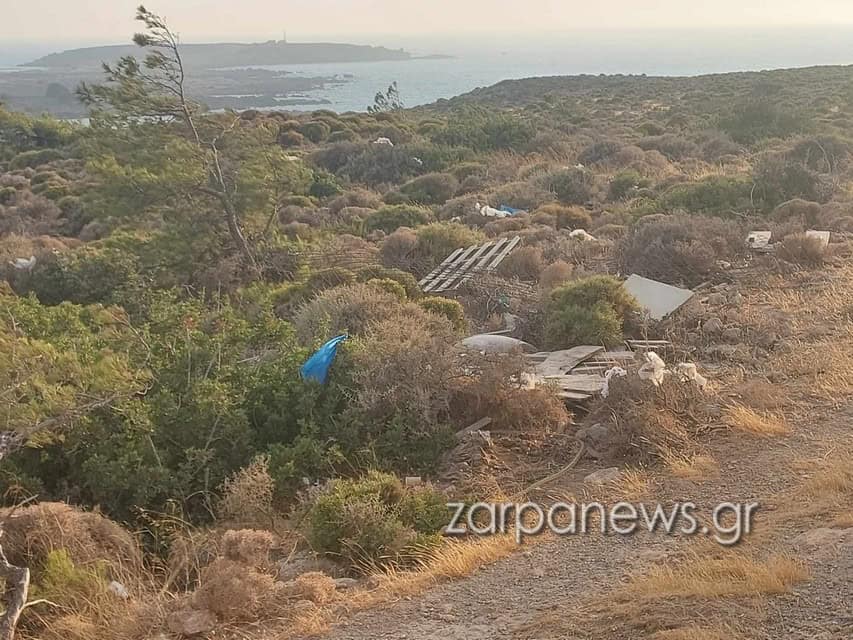 Χανιά: Εικόνες ντροπής στο Ελαφονήσι: Γεμάτο σκουπίδια το μονοπάτι μέσα στην προστατευόμενη περιοχή (φωτο - video)
