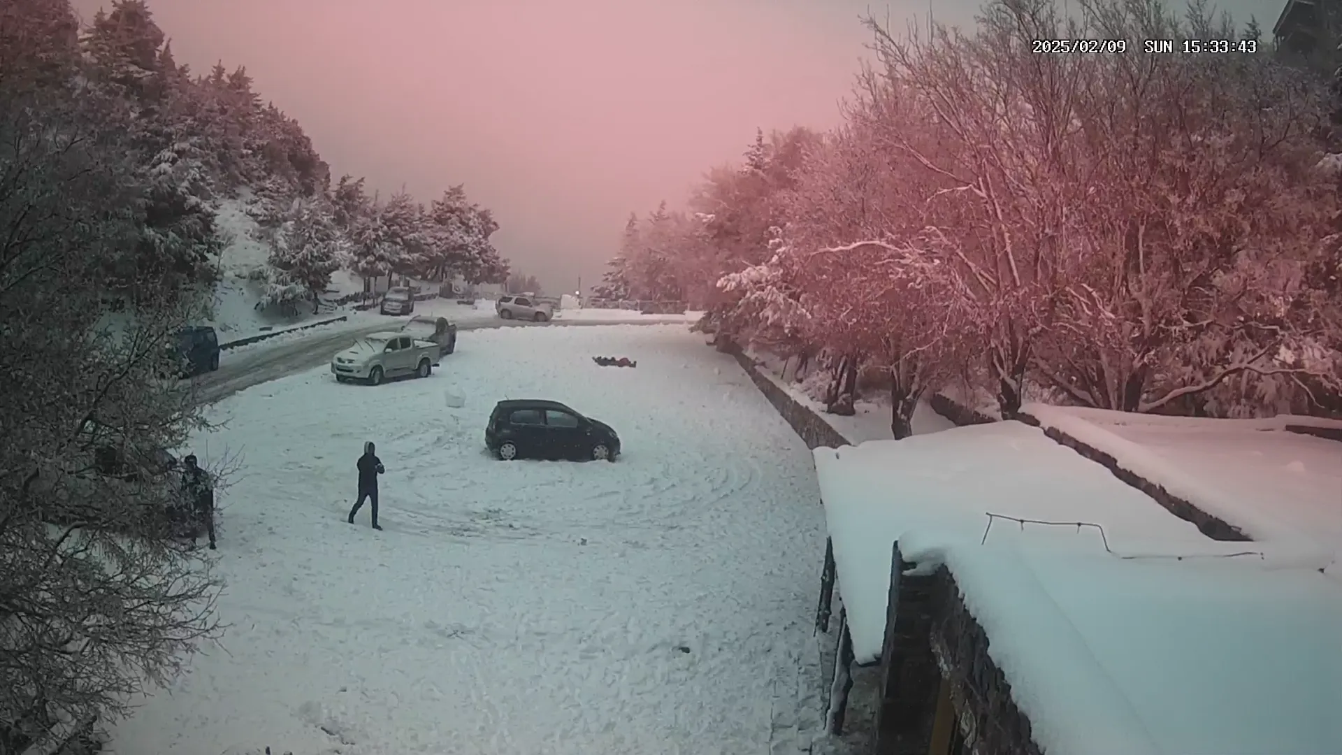 Χανιά: Χιονίζει στον Ομαλό – Απαιτείται προσοχή, δείτε live