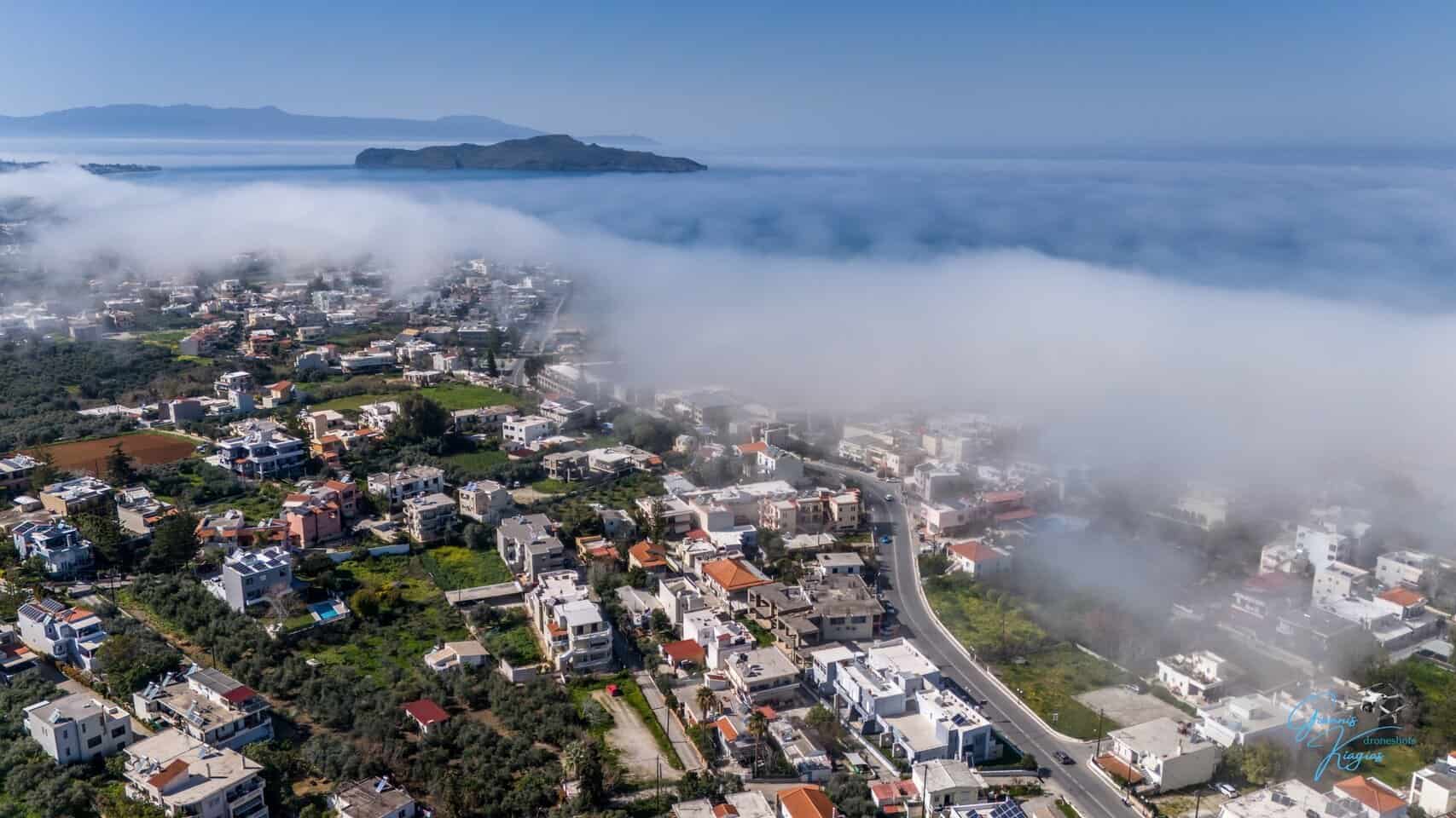 Χανιά: Ομίχλη κάλυψε τις βορειοδυτικές παραλιακές περιοχές (φωτο)