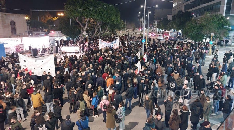 Χανιά: Νέα συγκέντρωση στην Πλατεία Δημοτικής Αγοράς – Συνεχίζονται οι κινητοποιήσεις για τα Τέμπη (φωτο)