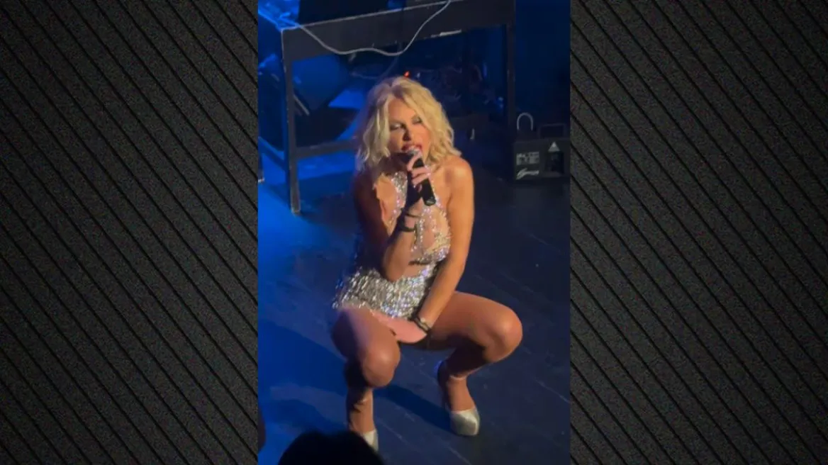 Στέλλα Μπεζαντάκου: Viral η εμφάνισή της στη σκηνή - Δείτε βίντεο