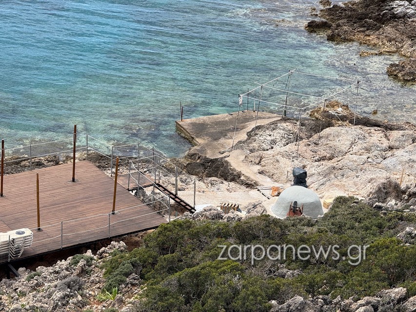 Χανιά: Ετοιμάζουν beach bar στα κατσάβραχα σε περιοχή Natura; Προβληματίζει τους πολίτες η εικόνα στα Ροδωπού (φωτο)