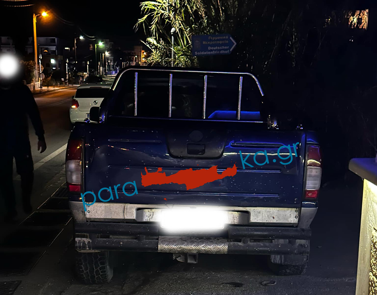 Χανιά: Αγροτικό σκόρπισε τον πανικό – Ανέβηκε σε πεζοδρόμιο και προκάλεσε ζημιές (φωτο)