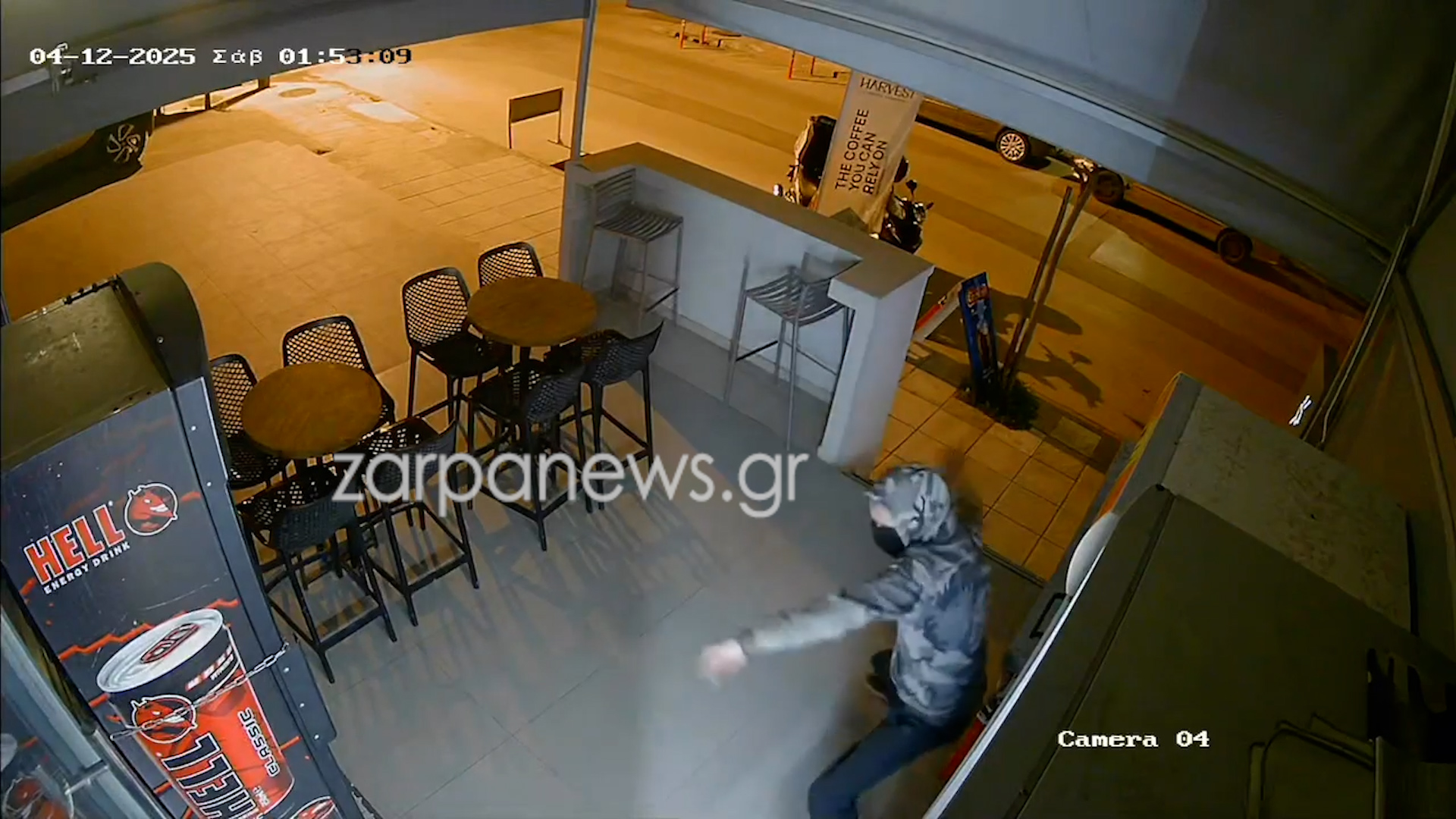 Χανιά: Η τζαμαρία άντεξε… Δείτε βίντεο από την απόπειρα κλοπής σε κεντρικό κατάστημα της πόλης