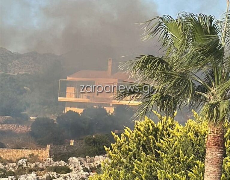 Χανιά: Μεγάλη φωτιά σε εξέλιξη στον Καλαθά – Απειλεί σπίτια (Video)