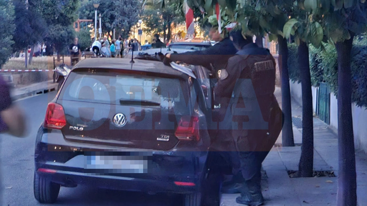 Αυτοκίνητο έπεσε σε στάση λεωφορείου - Τρεις τραυματίες - Σοβαρά η μια τραυματίας (φωτο)