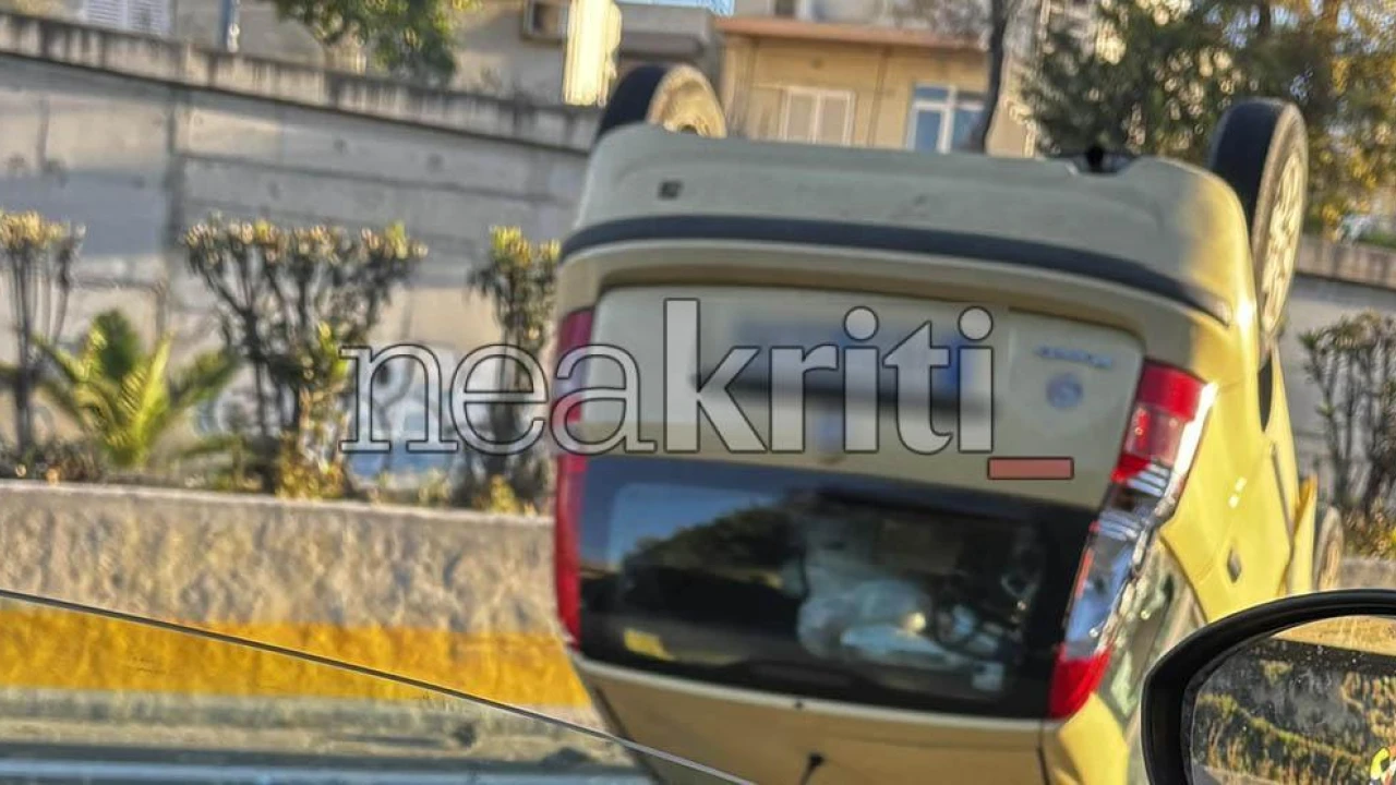 Καραμπόλα στην Εθνική με τρία οχήματα - Ανετράπη αυτοκίνητο (φωτο)