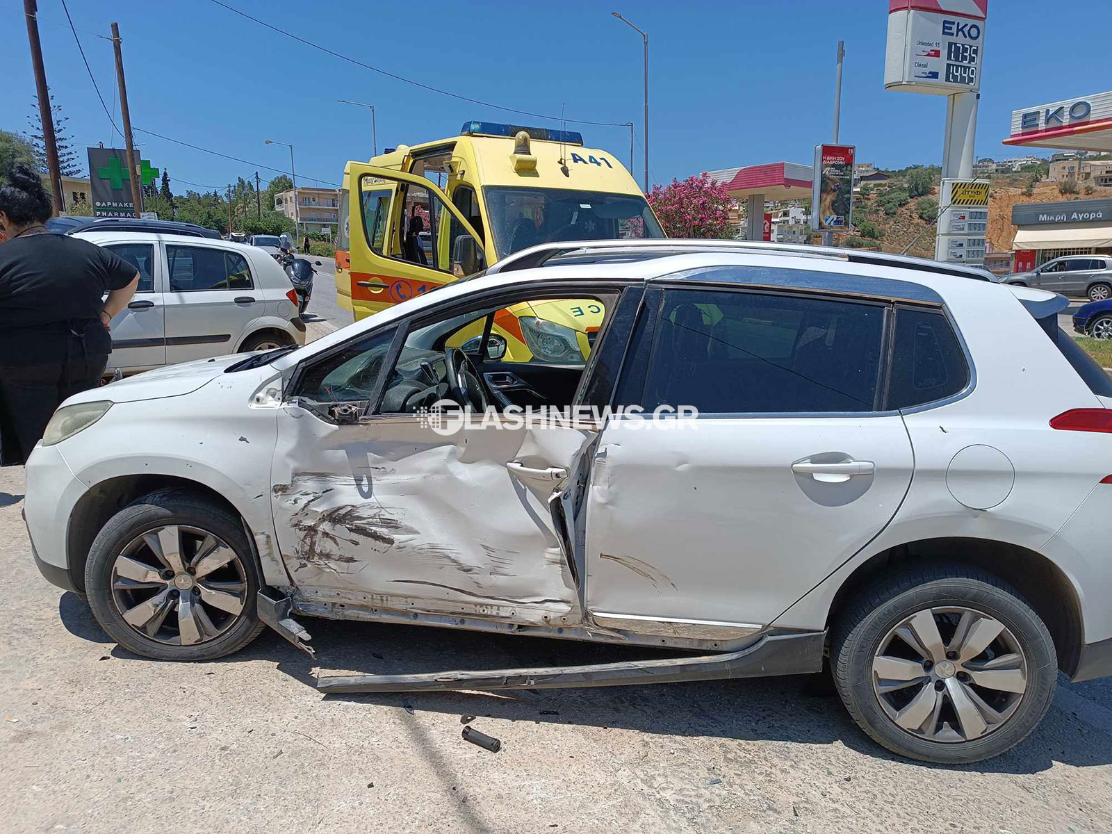 Χανιά: Λαχτάρα στον Βλητέ μετά από σύγκρουση ΙΧ με μηχανή. Άμεσα έσπευσε το ΕΚΑΒ (φωτο)