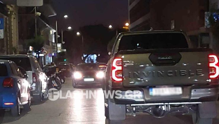 Χανιά: Αυτοκίνητο μπήκε ανάποδα στην Τζανακάκη- Έκπληκτοι οι οδηγοί (φωτο)