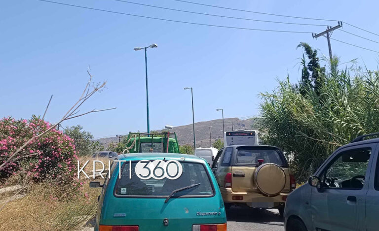 Χανιά: Λεωφορείο έπαθε βλάβη στην έξοδο για τον ΒΟΑΚ προκαλώντας κυκλοφοριακή συμφόρηση (φωτο)