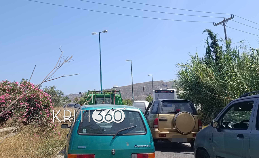 Χανιά: Λεωφορείο έπαθε βλάβη στην έξοδο για τον ΒΟΑΚ προκαλώντας κυκλοφοριακή συμφόρηση (φωτο)