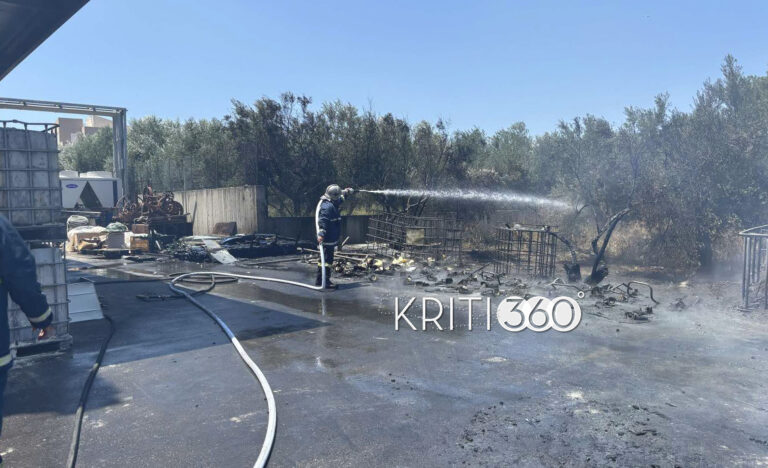 Χανιά: Φωτιά σε επιχείρηση στο Κολυμπάρι – Μεγάλη κινητοποίηση για την κατάσβεση (φωτο)