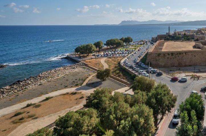 Θέσεις στάθμευσης για τους πελάτες τους δεσμεύουν ξενοδοχεία στην πόλη των Χανίων