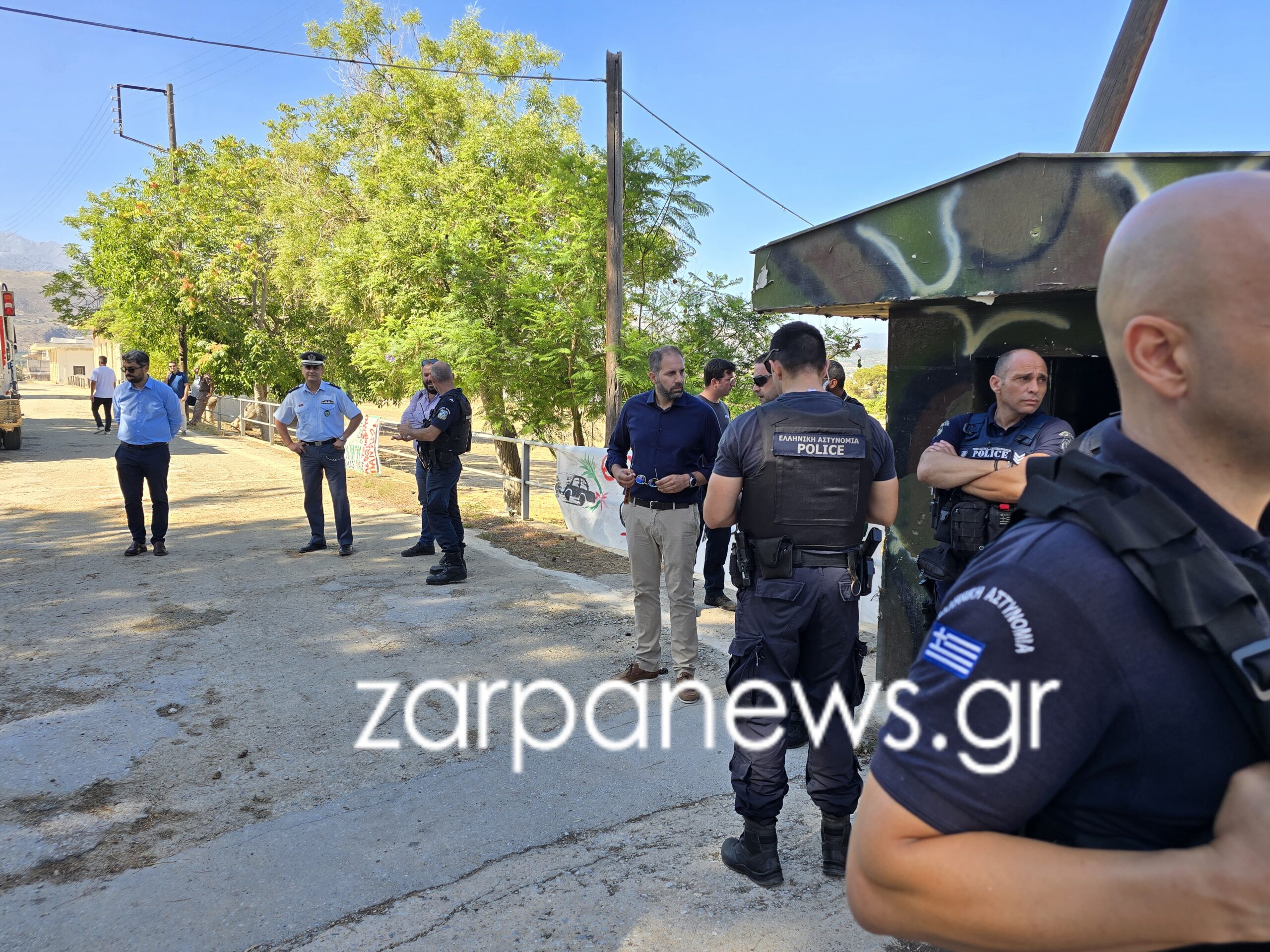 Χανιά: Επεισοδιακό άνοιγμα με αστυνομική παρουσία για το πάρκινγκ στο Στρατόπεδο Μαρκοπούλου (Video + φωτο)