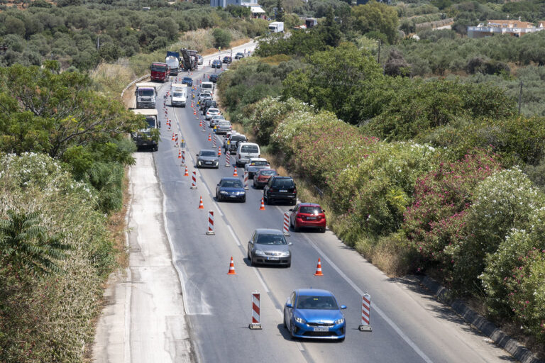 Ουρές Χιλιομέτρων στον ΒΟΑΚ από Βαμβακόπουλο μέχρι Γαλατά (video - φωτο)