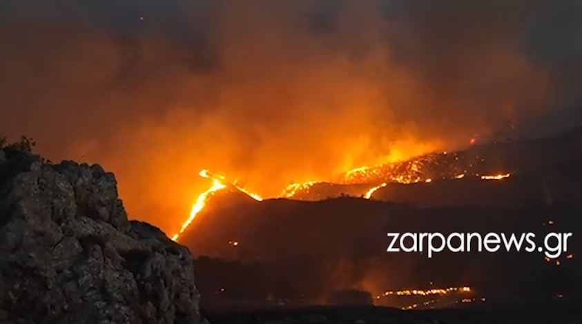 Χανιά: Πύρινη κόλαση στο Σέλινο - Μαίνεται ανεξέλεγκτα η πυρκαγιά, ενώ πνέουν ισχυροί άνεμοι – Κάηκαν σπίτια, δύο άτομα στο Κέντρο Υγείας (φωτο)