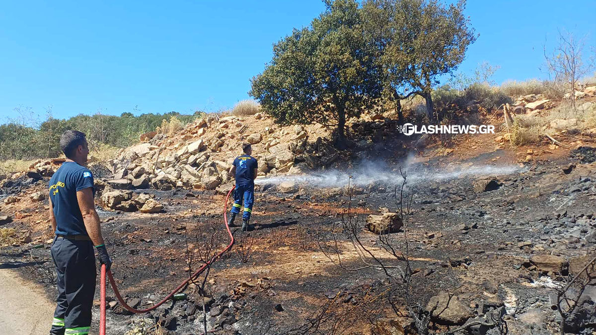 Πυρκαγιά στα Μεγάλα Χωράφια – Σηκώθηκε και ελικόπτερο (φωτο)