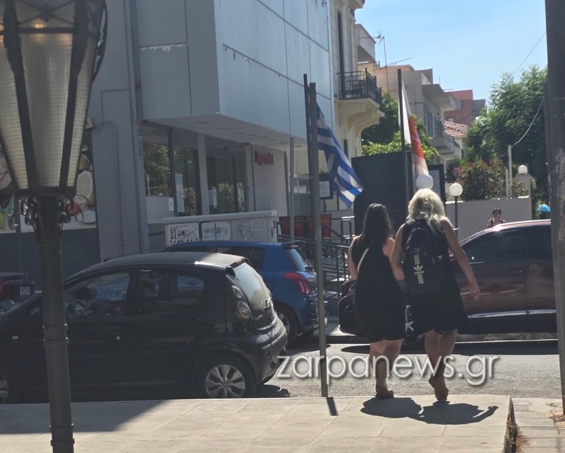 Χανιά: Οι τουρίστριες ήταν… εφοριακοί! Ψυχρολουσία από μεσημεριανούς ελέγχους της ΑΑΔΕ στο κέντρο (φωτο)