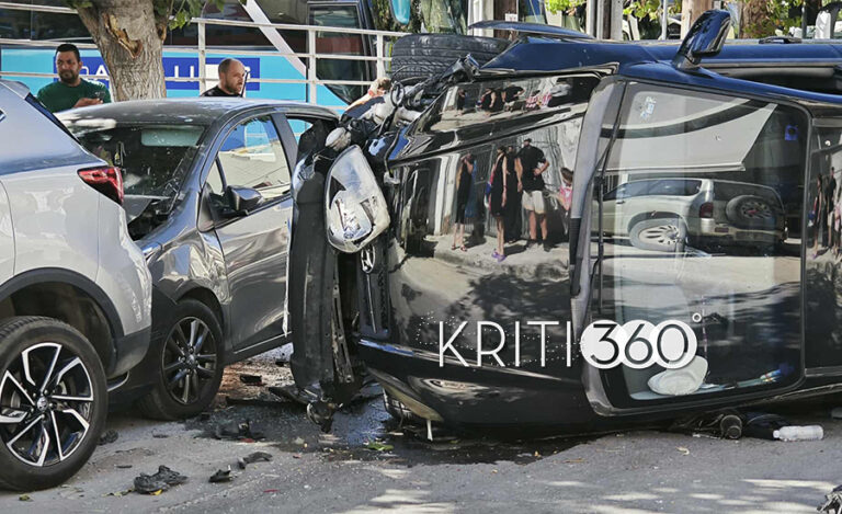 Χανιά: Ανατροπή τζιπ στο κέντρο της πόλης – Στο όχημα βρισκόταν οικογένεια με παιδιά (φωτο)