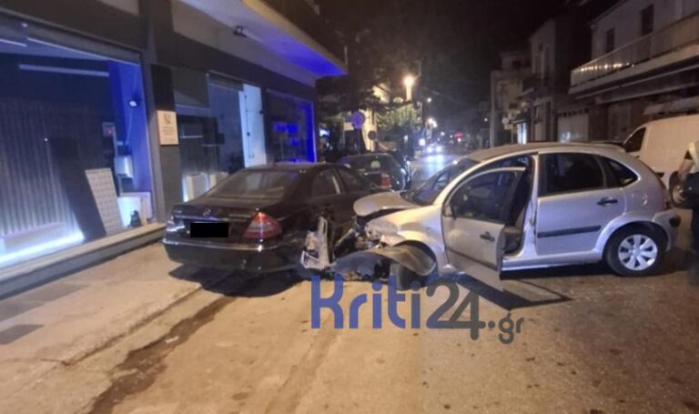 Χανιά: Τροχαίο στην οδό Κισάμου - ΙΧ έπεσε πάνω σε σταθμευμένα οχήματα (φωτο)