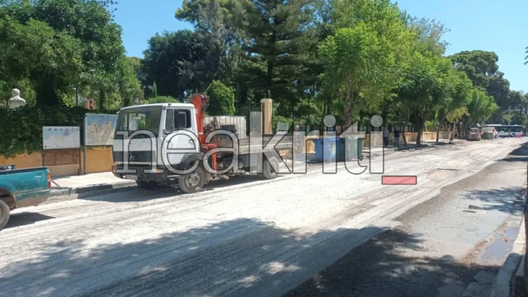Κυκλοφοριακό χάος στα Χανιά: Το κλείσιμο της Τζανακάκη «παρέλυσε» το κέντρο (φωτο)