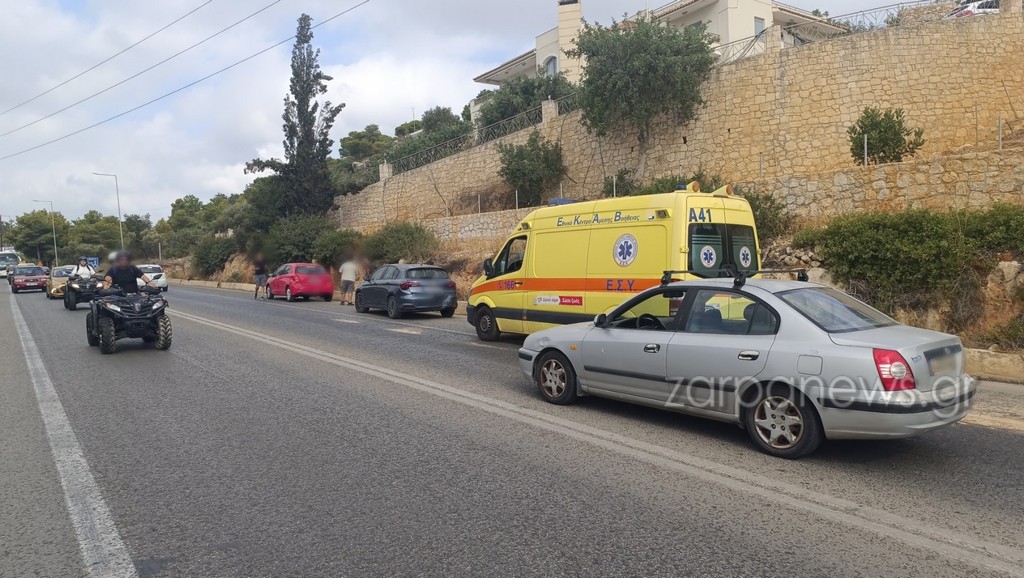 Χανιά: Καραμπόλα τριών αυτοκινήτων στον δρόμο Χανίων – Αεροδρομίου: Τέσσερα άτομα στο Νοσοκομείο (φωτο)